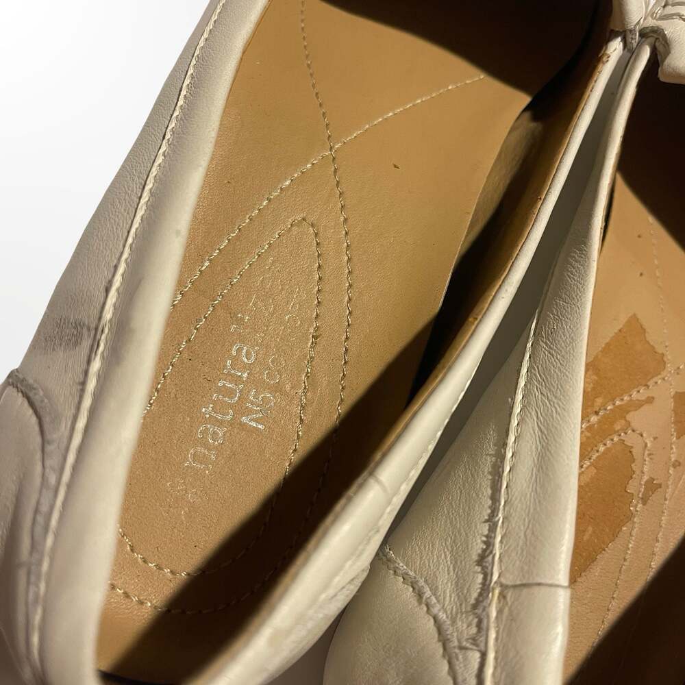 Naturalizer N5 Comfort Cream Leather Moccasin Loafers