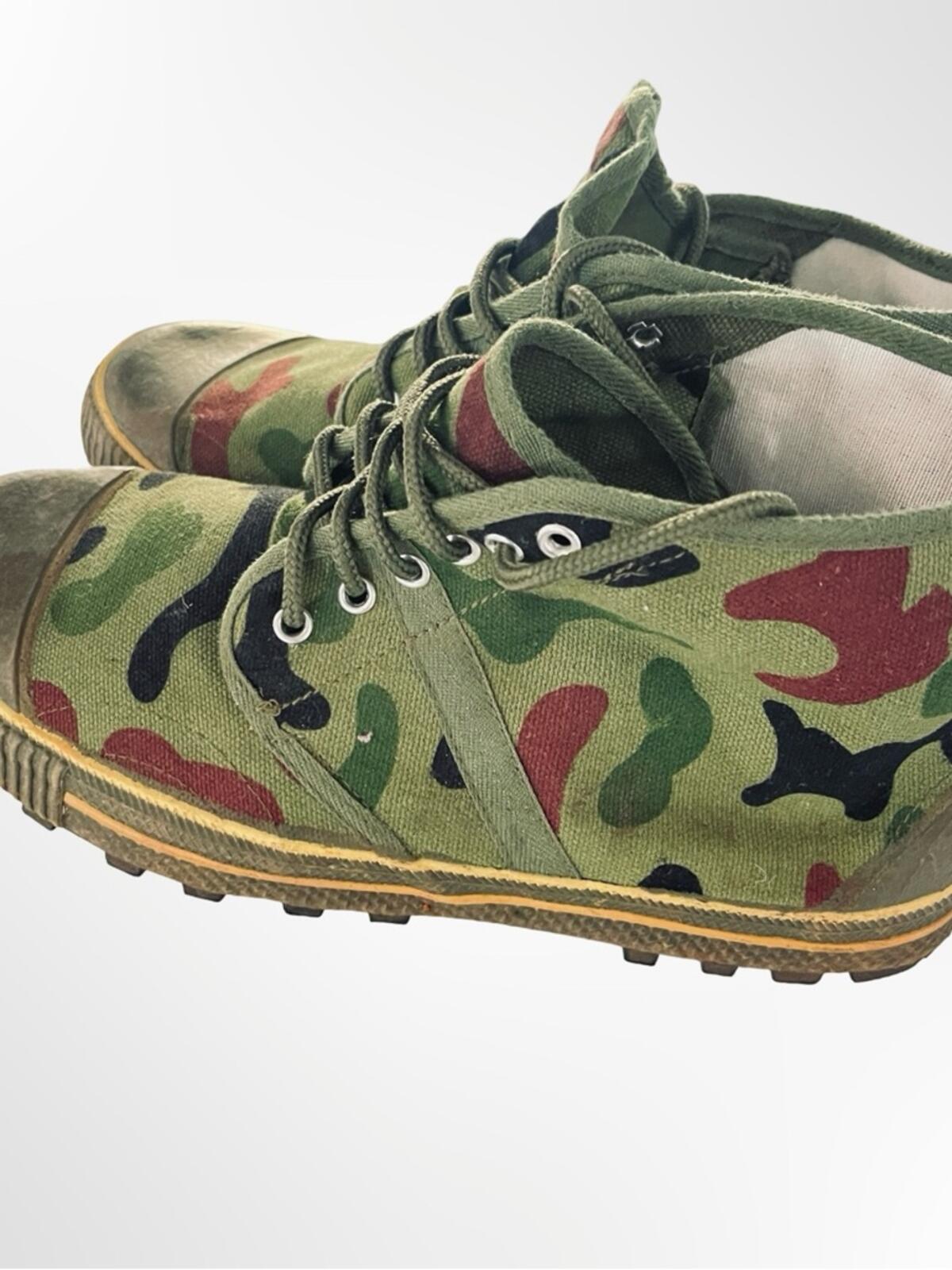 Men's Camouflage High-Top Athletic Sneakers - Green Camo