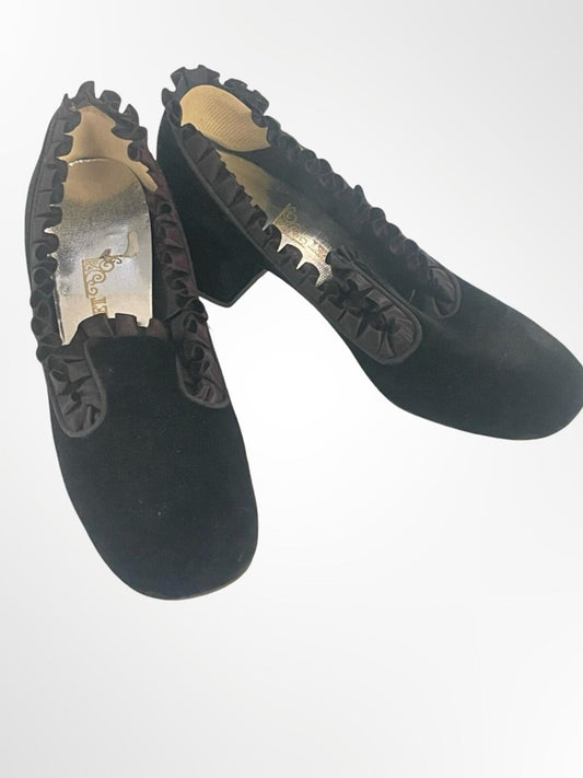 Jack Street Black Velvet Ruffle Trim Women's Pumps in size 7.5