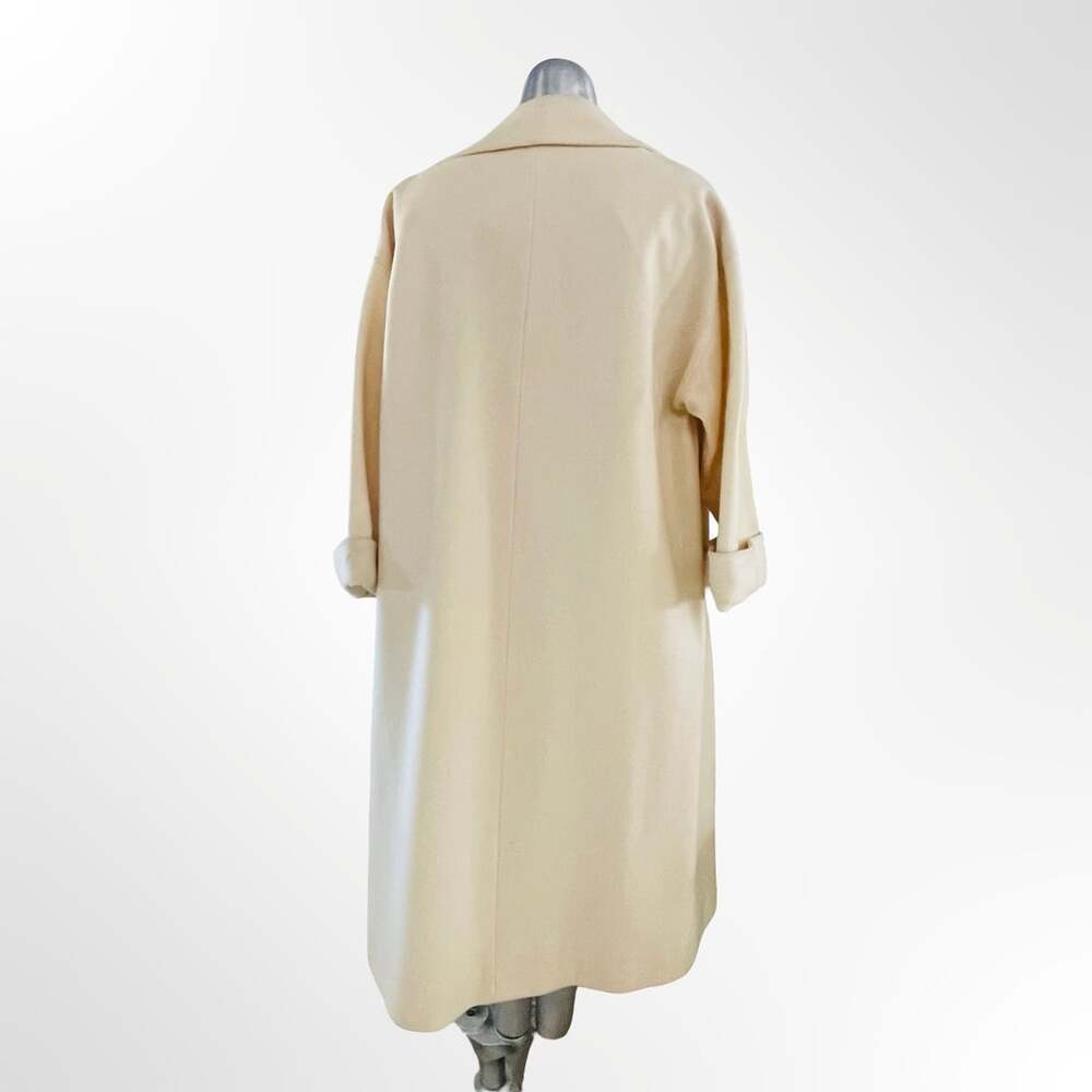 Vintage Cream Wool Long Overcoat with Lapel Collar and Cuffed Sleeves