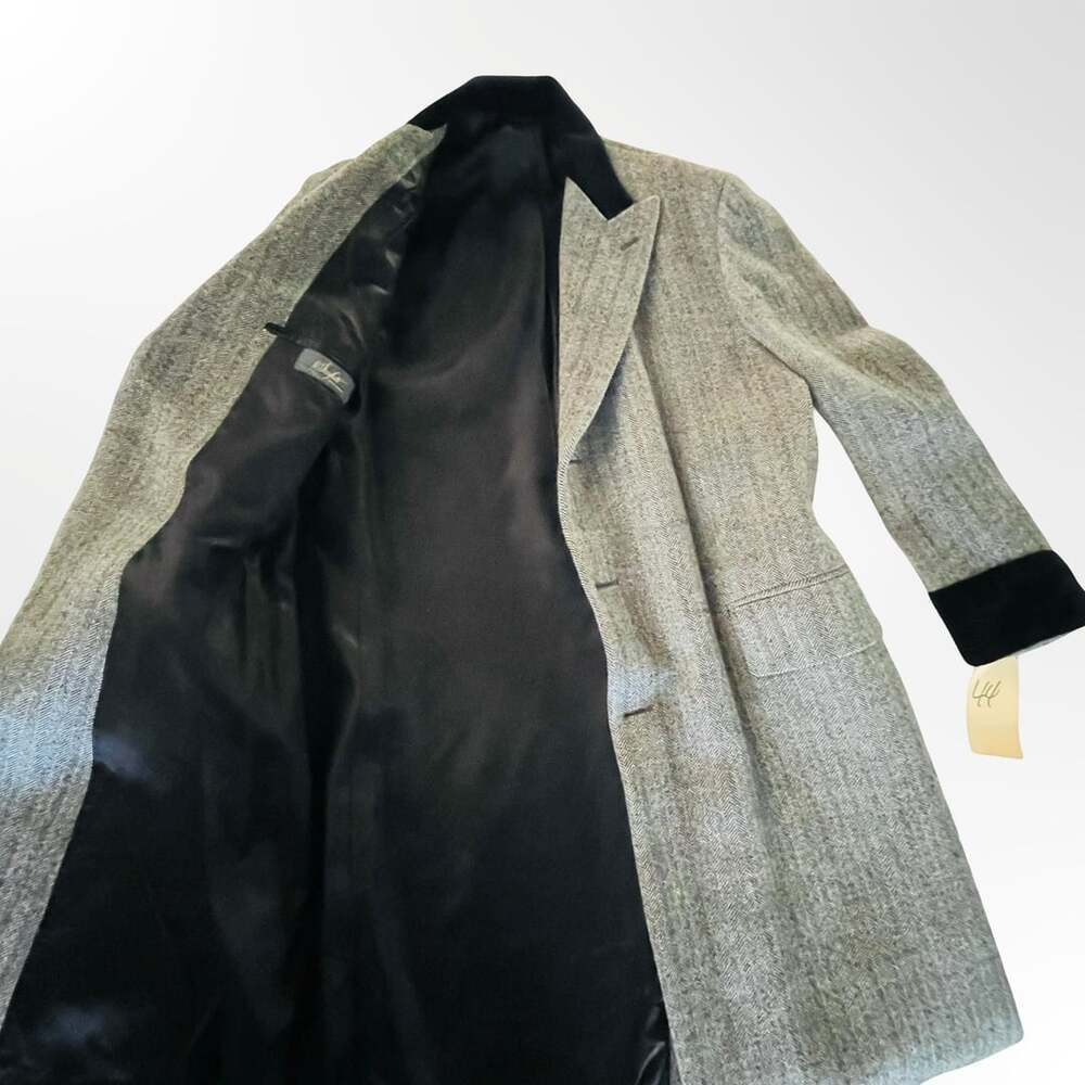 Scafati New York Men's Gray Herringbone Wool Overcoat with Velvet Collar Size 44