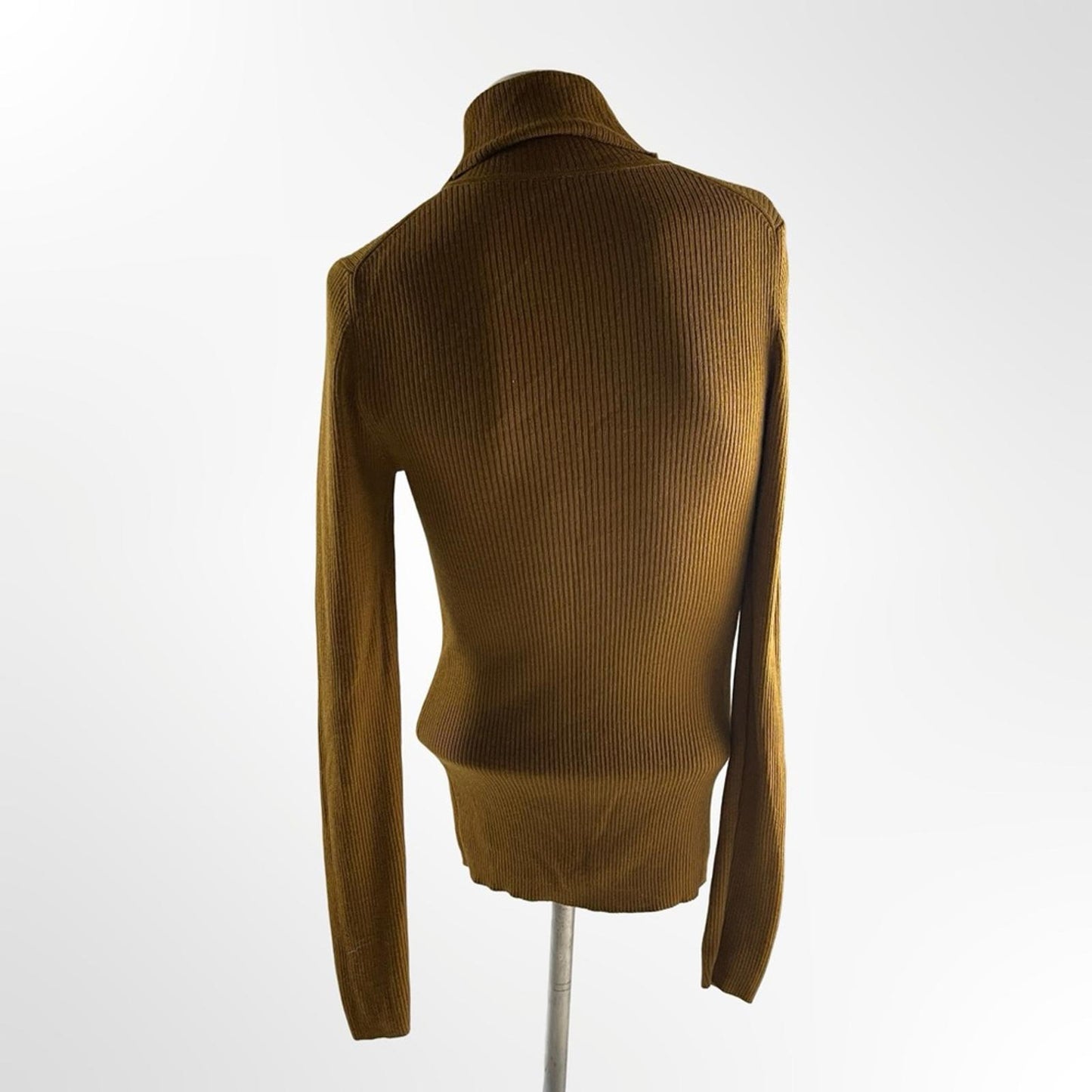 Women's Mustard Turtleneck Sweater in Small size
