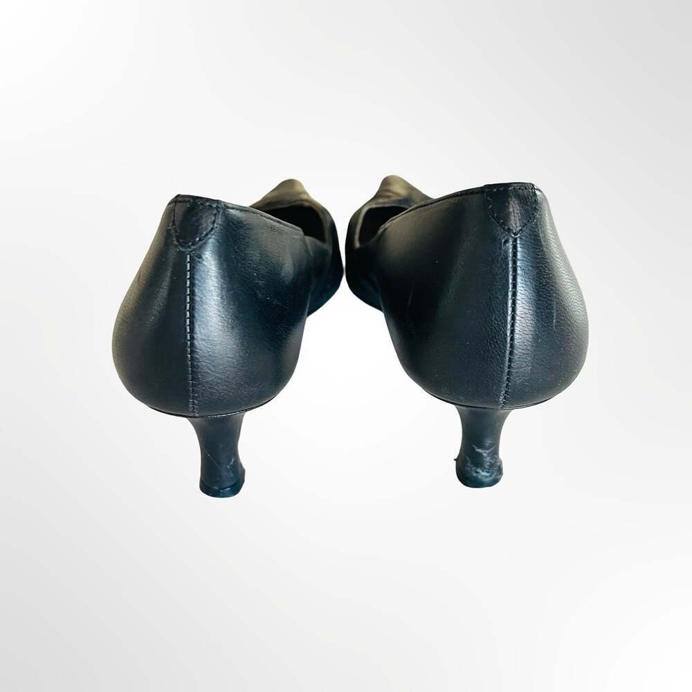 et vous paris Black Leather Pointed-Toe Kitten Heel Pumps with Stitched Detail