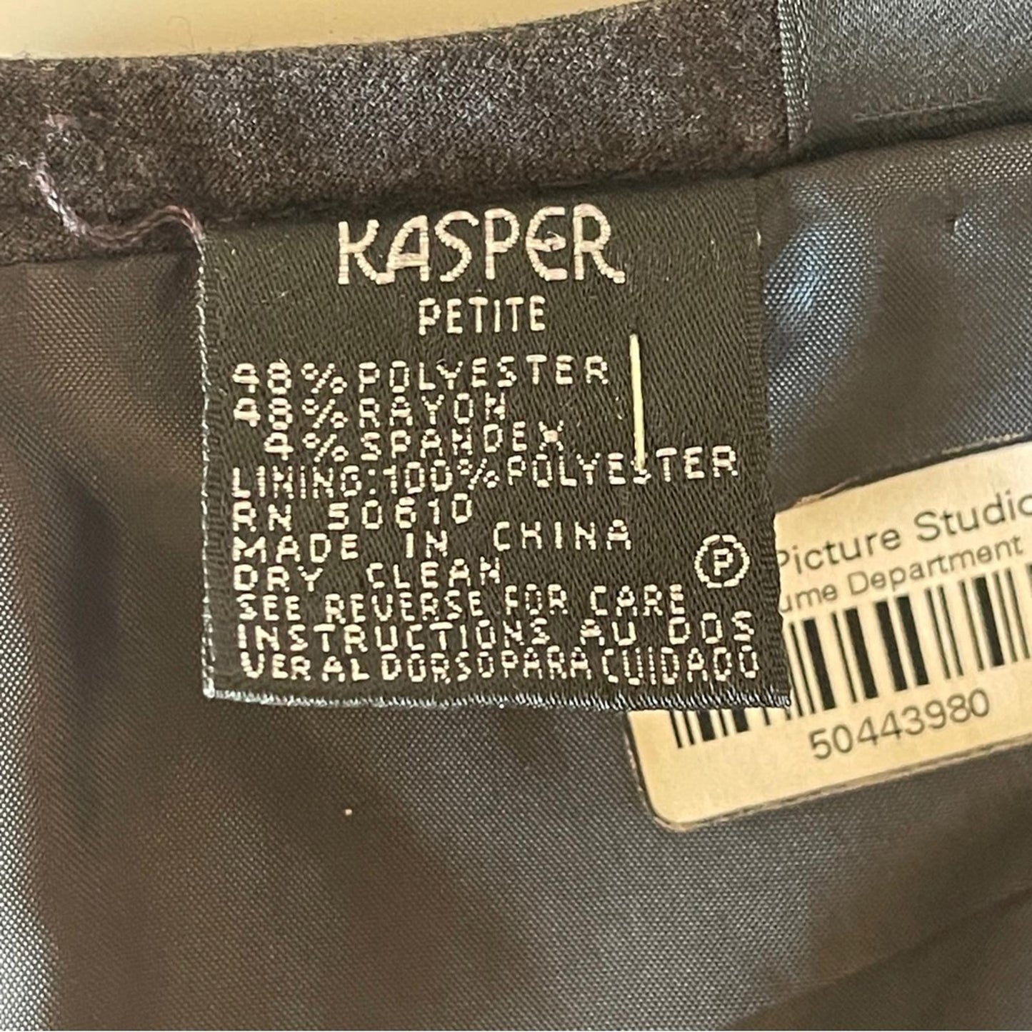 Elegant Kasper Black Pencil Skirt in size P