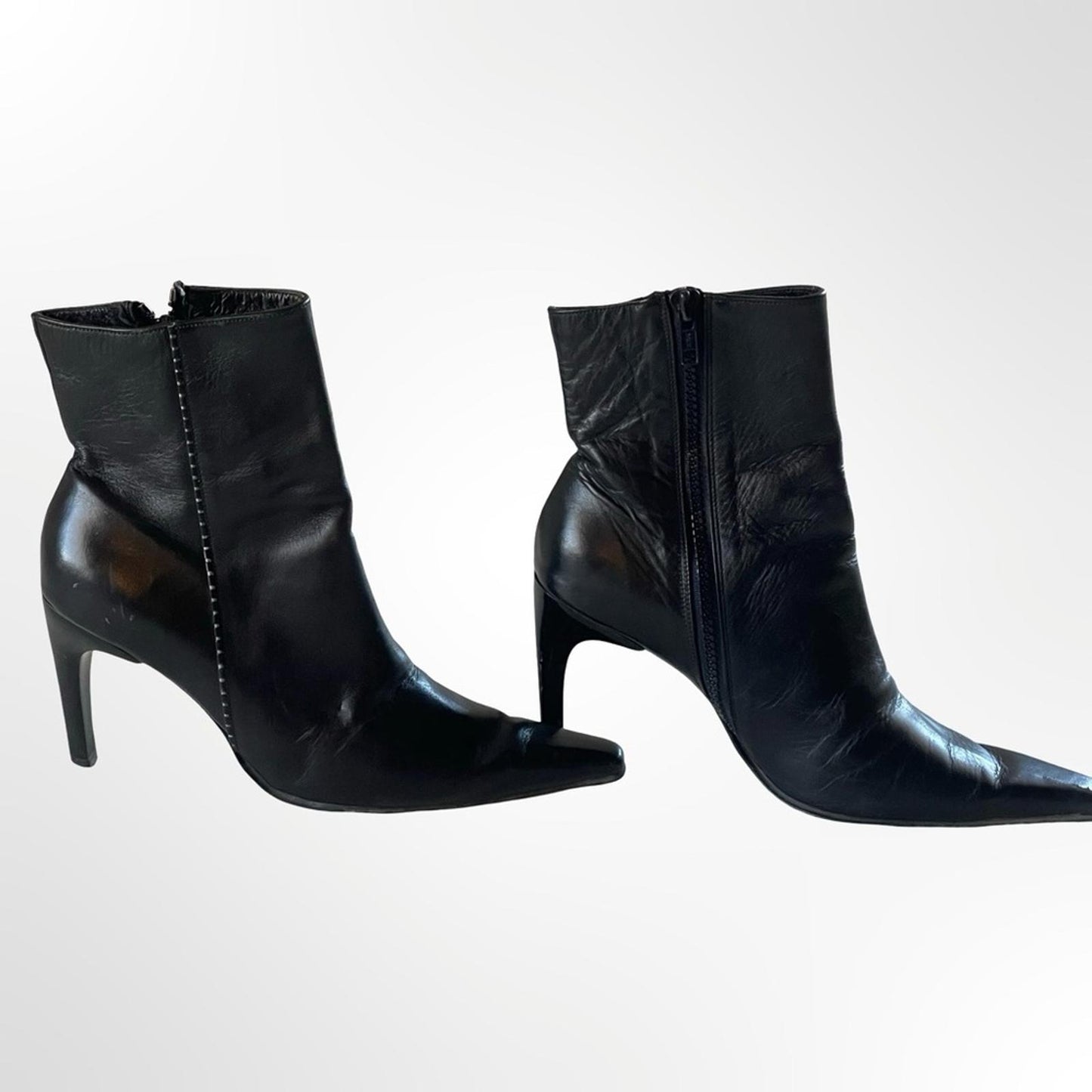 Vero Cuoio Women's Black Leather Pointed-Toe Ankle Boots