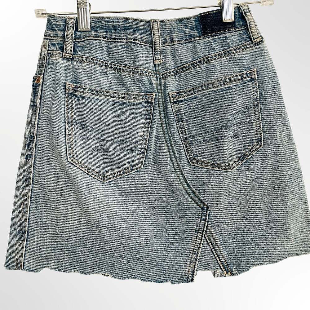 American Eagle High-Rise Distressed Denim Mini Skirt Size 00